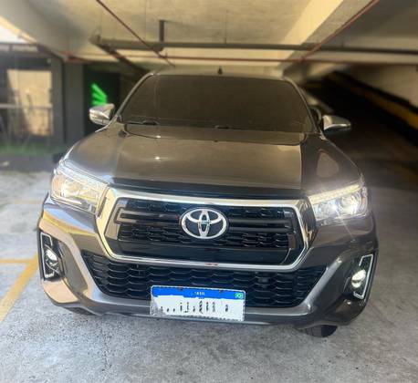 TOYOTA HILUX 2.8 SRX 4X4 CD 16V DIESEL 4P AUTOMÁTICO